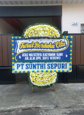 Papan Bunga Duka di Akat