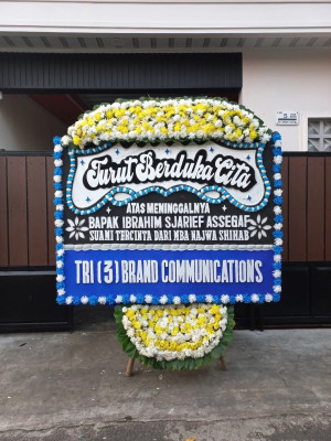 Papan Bunga Duka di Akat